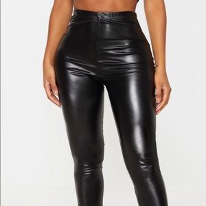 Pretty Little Thing Shape black hem pants